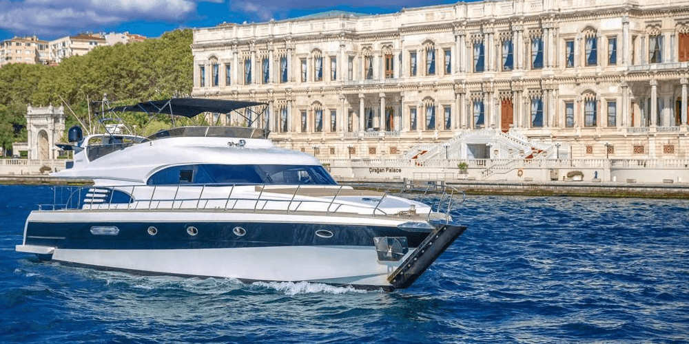 private-romantic-yacht-cruise-with-dinner-in-istanbul-bosphorus