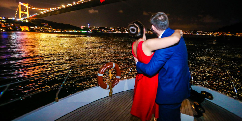 private bosphorus dinner cruise romantic dinner